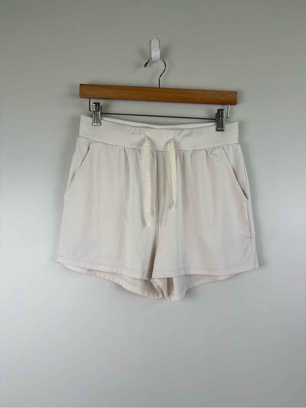 Cozy Earth Brushed Bamboo Shorts Women's Size Medium Cream Ivory